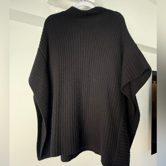 henri bendel Sweaters - Henri Bendel knit poncho